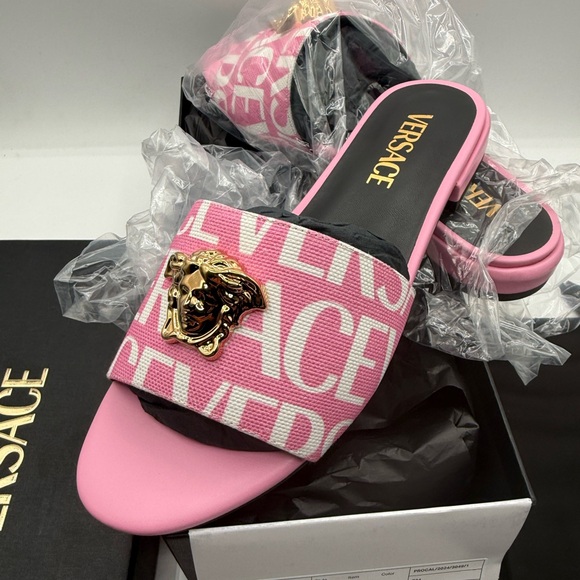 Brand New 🔥🔥Versace Pink Medusa Slide Sandals - Picture 1 of 6